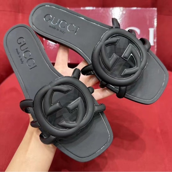 Gucci Women's Black Slide Sandals - Picture 1 of 4